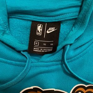 Nike Memphis Grizzlies hoodie XL but fits like Large. Never worn.